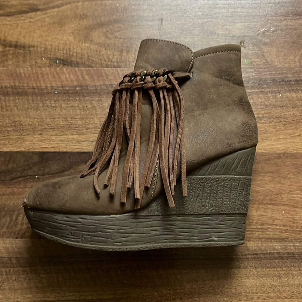 Brown wedges